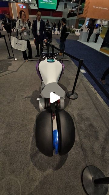 EVS on Instagram: "INSANE BIKE PROTOTYPE at @ces2024_ 
@horwinamerica #horwin #future #electric #ebike #bikelife #electric #diy #lasvegas #speed #power #motorcycle #emotorcycle" Bobber Motorcycle, Ebike Diy, Custom Electric Bike, Electric Bicycle Design, Diy Electric Car, Electric Bike Motor, Electric Bike Diy, Electric Motorbike, Electric Motorcycle