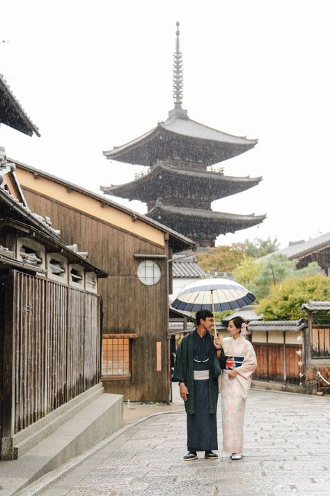 Kyoto Japan Photography, Fun Couple Photoshoot, Kyoto Photography, Japan Photoshoot, Japan Travel Photography, Couple Travel Photos, Japan Outfits, Japan Wedding, Japanese Couple