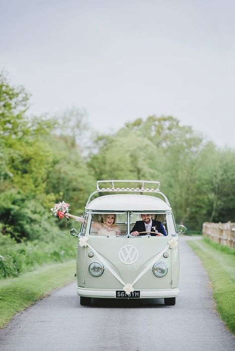 Wedding Vw Bus, Wedding Campervan, Volkswagen Wedding, Vw Bus Wedding, Camper Conversion Ideas, Vw Wedding, Untraditional Wedding, Van Vw, Vw Camper Van