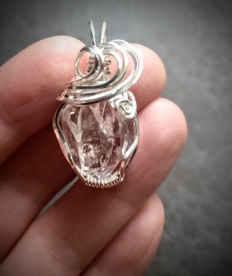 Herkimer Diamond Wire Wrap, Wired Necklaces, Wire Necklaces, Wire Wrapped Stone Jewelry, Necklace Ideas, Faceted Gems, Wire Wrapping Stones, Wire Necklace, Candle Light