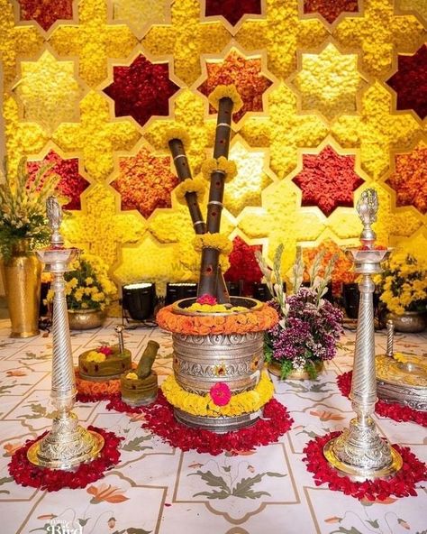 Pasupu Function Decoration At Home, Rolu Rokali Decoration Ideas, Pasupu Danchadam Decoration, Pasupu Function Decoration, Pasupu Decor, South Indian Wedding Decorations, South Indian Wedding Decor, Pelli Decoration, Haldi Ceremony Decorations