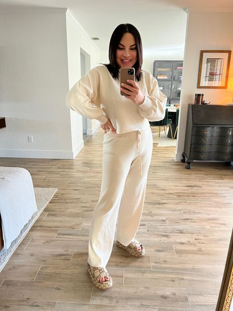 Lounge set comes in a variety of colors and sizes, perfect for being comfortable at home or running errands, or for a lounge outfit super affordable fashion set Sweater Lounge Set, Sweater Lounge, Sweater Sets, Lounge Outfit, Neutral Outfit, Loungewear Set, Knit Pullover, Lounge Set, Sweater Set