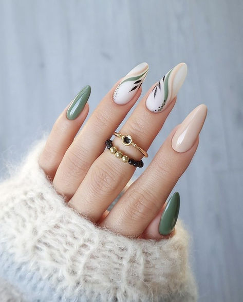 Ongles Beiges, Simple Fall Nails, November Nails, Green Nail Designs, Beige Nails, Nail Swag, Gorgeous Nails, Green Nails, Holiday Nails