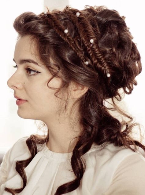 Greek Hairstyles Goddess, Aesthetic Surgeon, Roman Hair, Roman Hairstyles, Greek Hair, Historical Hairstyles, Italian Hair, Medieval Hairstyles, Greek Women