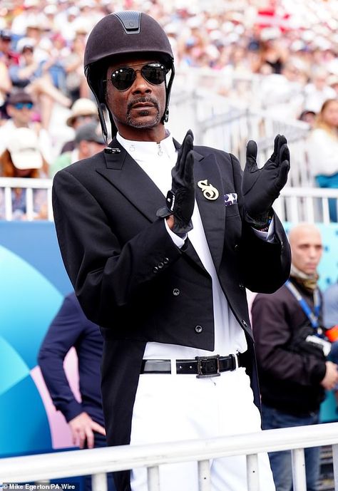 Olympic Boxing, Equestrian Outfit, Olympic Flame, Olympics 2024, Usa Gymnastics, Paris Olympics, Snoop Dog, Michael Phelps, Girl Dad