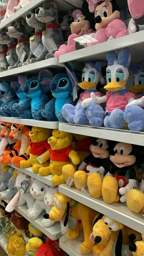 Disney Toys Aesthetic, Peluche Aesthetic, Peluche Disney, Disney Stuffed Animals, Disney Plush, Disney Aesthetic, Cute Stuffed Animals, Ideas For Instagram Photos, Disney Dream