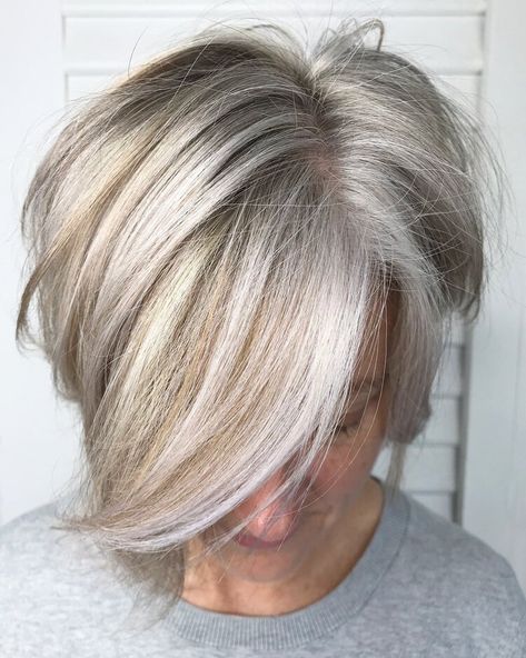 Platinový Blond, Blonde Hair With Grey Highlights, Gray Blending, Grey Hair Over 50, Grey Blonde Hair, Grey Hair Transformation, Silver Blonde Hair, Gorgeous Gray Hair, Grey Hair Inspiration