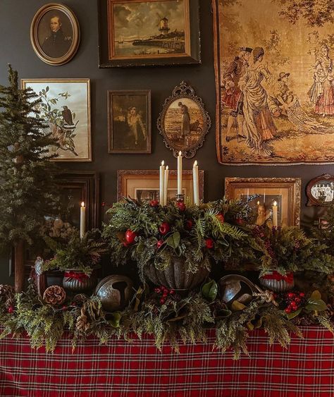 Victorian Christmas Decorations, English Christmas, Cozy Christmas Decor, Dark Christmas, Cottage Christmas, 13 Days, Christmas Inspo, Old Christmas, Christmas Mantels