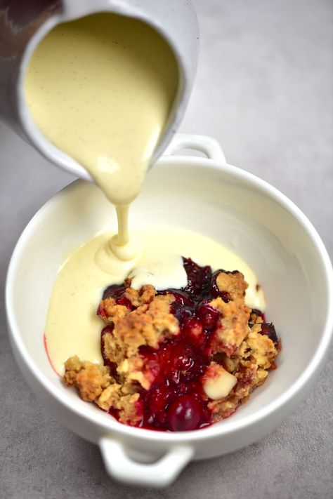 Pouring custard over berry crumble Crumble And Custard, Humble Crumble Recipe, Cookies Recipes Homemade, Berries Crumble, Custard Crumble, Birds Custard, Unique Cookie Recipes, Humble Crumble, Mixed Berry Crumble