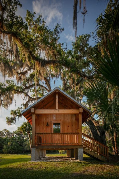 Florida Cracker Cabin on cattle ranch/Myakka River - Farm stays for Rent in Myakka City, Florida, United States - Airbnb Lodge Interiors, River Cabins, Dream Homestead, Florida Cracker, Cracker House, Florida Travel Destinations, Property Ideas, Cattle Ranch, Lido Beach