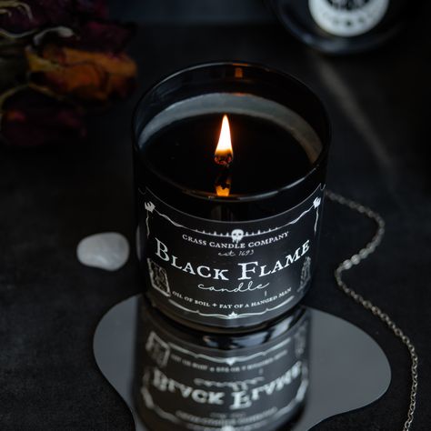 Hermanas Sanderson, The Black Flame Candle, Blood Candles, Candle Meaning, The Sanderson Sisters, Hanged Man, Black Flame Candle, Flame Candle, Black Flame