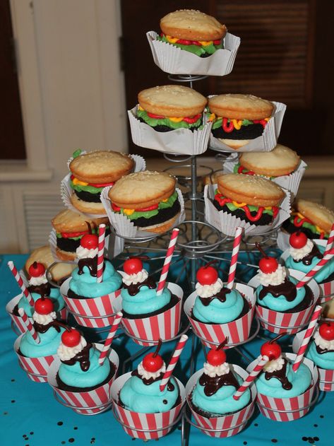 Hamburger and Ice Cream Soda Cupcakes for a 50's Diner Church themed dinner. 50s Cupcake Ideas, 50s Theme Cupcakes, Food Theme Cupcakes, Grease Cupcakes, 50s Cupcakes, 50’s Diner, Mom Party Ideas, 80s Cupcakes, 50s Diner Party