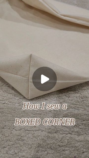 Bag Corners How To Sew, Sewing Box Corners, Box Corners Sewing, Sew Corners, Sewing Corners, Tote Tutorial, Folding Bag, Bed Skirts, Beginner Sewing