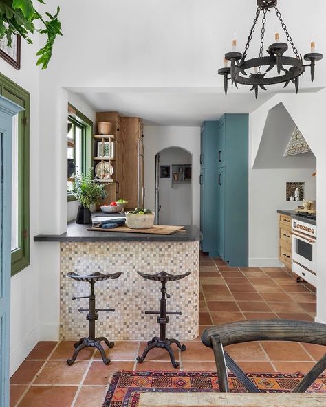 Spanish Revival Home Office, Spanish Revival Home Kitchen, Spanish Cottage Bedroom, Mission Revival Interior, Small Spanish Kitchen Ideas, Spanish Casita Interior, 1930s Spanish Revival, Spanish Style Apartment Interior Design, Spanish Cottage Kitchen