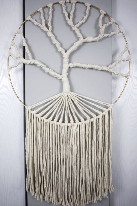 Learn how to make this simple macrame tree of life wall hanging with this step by step written and video tutorial! Perfect for beginners and beyond | macrame for beginners | free macrame patterns | macrame wall hanging diy | easy macrame wall hanging diy | macrame tutorials | easy macrame projects | tree of life wall hanging diy Macrame Tree Of Life Tutorial, Macrame Wall Hanging Pattern Free, Tree Of Life Tutorial, Macrame Frame, Macrame Tree Of Life, Tree Of Life Pattern, Macrame Tree, Macrame Wall Hanging Tutorial, Easy Macrame