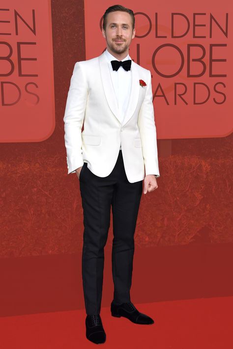 Ryan Reynolds Tuxedo, White Velvet Tuxedo, White Blazer Tuxedo Men, Wedding White Tuxedo, White Suit For Men Wedding, Wedding Dresses Man, Tuxedo For Men White, White Suits For Men Wedding, Red Carpet Suits Men