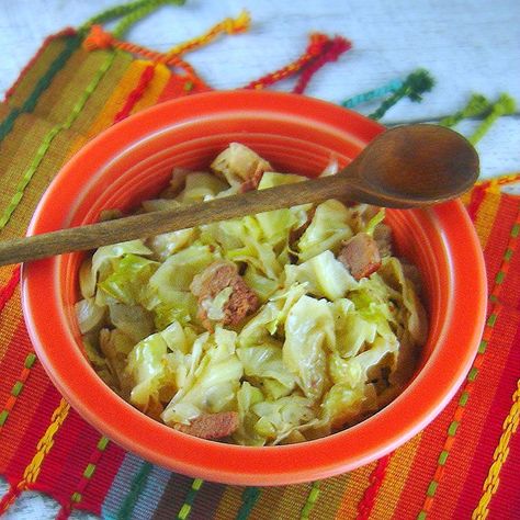 Southern Braised Cabbage. ☀CQ #southern #recipes Bacon Slaw, Braised Cabbage, Cabbage Casserole, Cabbage And Bacon, Pumpkin Waffles, Cabbage Salad, Low Carbohydrate Diet, Cabbage Recipes, Vegetable Sides