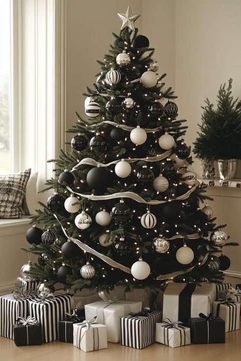 21 Elegant Black And White Christmas Decor Ideas Dark Grey Christmas Decor, Beige And Black Christmas Decor, Green Tree With Black And White Ornaments, Black And Natural Christmas Tree, Christmas Tree Themes Black And White, Christmas Green Tree Ideas, Green Tree With Black Ornaments, Black Christmas Tree Ideas Decorating, White Christmas Tree Black Ornaments