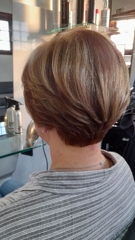 Short Stacked Hair, Wedge Haircut, Stacked Haircuts, Wedge Hairstyles, Hairstyles For Older Women, Stacked Hair, Chin Length Hair, Bob Haircut For Fine Hair, Short Grey Hair