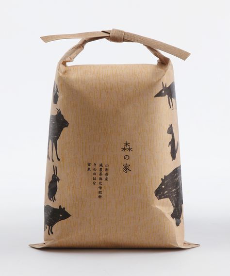 Branding and Packaging Design of Japanese Rice – MORINOIE | ME no MEMO Japanese Food Packaging, Rice Packaging, Visuell Identitet, Japanese Packaging, Cool Packaging, Corporate Identity Design, Graphic Design Packaging, Food Packaging Design, Packing Design