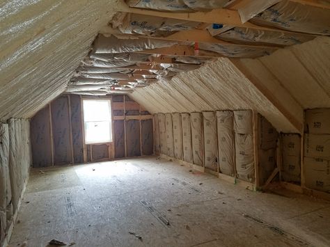 Sky Basement Insulation - Flash & Batt Diy Attic Remodel, Small Attic Spaces, Attic Conversion Ideas, Low Ceiling Attic, Attic Master Suite, Small Attic Renovation, Small Attic Room, Attic Room Ideas, Basement Insulation