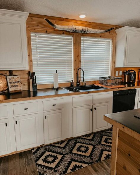 Kitchen Ideas Country Farmhouse, Western Small Kitchen Ideas, Western Home Remodel, Western Mobile Home, Trailer Home Kitchen, Trailer Kitchen Remodel Single Wide, Trailer Kitchen Remodel, Small House Kitchen, Distressed Kitchen Cabinets