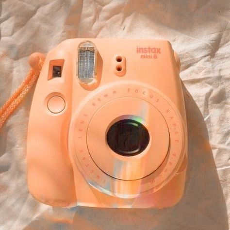 orange instax camera 🧡📷 Instax Aesthetic, Instax Mini Camera, Instax Camera, Photo Polaroid, Camera Aesthetic, Cute Camera, Instax Mini 8, Peach Aesthetic, Polaroid Camera