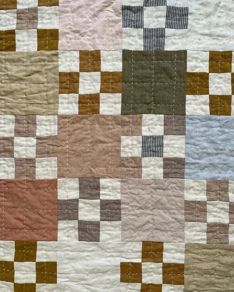 Public Library Quilts (@publiclibraryquilts) • Instagram photos and videos Quilt Color Schemes, Library Quilts, Quilt Illustration, Quilt Aesthetic, Gay Painting, Quilt Pattern Ideas, Rustic Quilts, Farmhouse Quilts, Nine Patch Quilt