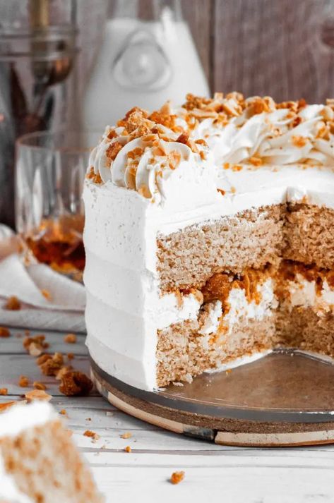 Bourbon Frosting, Homemade Spice Cake, Gluten Free Spices, Bourbon Cake, Maple Cake, Fluffy Layers, Salted Caramel Buttercream, Honeycomb Cake, Salted Caramel Cake