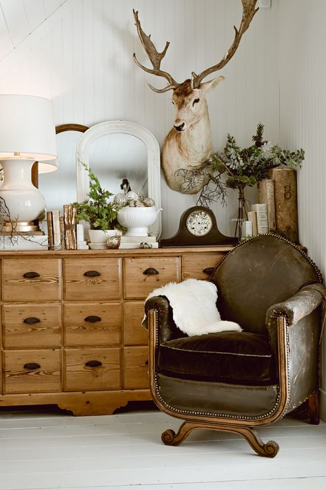 Neutral Christmas Decor - Entryway Vignette - Liz Marie Blog Deer Mounts In Living Room Farmhouse, Antique Western Decor, Decorating With Deer Mounts, Christmas Decor Entryway, Entryway Vignette, Deer Head Decor, Piano Photo, Everyday Aesthetic, Taxidermy Decor