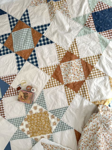 What is Joz making- November — Joz Makes Quilts Sawtooth Star Quilt Pattern, Sawtooth Quilt Pattern, Quilted Gift Ideas, Gingham Quilts, Blue And Green Quilt, Sawtooth Star Quilt, Antique Quilts Patterns, Blue Quilt Patterns, Quilt Collection