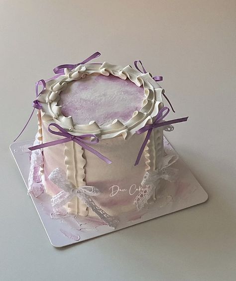 Pastel Purple Cake Aesthetic, Ribbon Cake Design, Cake Designs Purple, Purple Aesthetic Cake, Pastel Purple Cake, Purple Cake Aesthetic, Purple Cake Birthday, Purple Cake Design, Donuts Happy Birthday