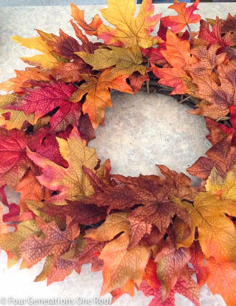 Autum Wreaths, Make A Fall Wreath, Fall Leaf Wreath, Leaf Collage, Fall Decor Wreaths, Fall Leaf Wreaths, Fall Bead, Fall Decor Inspiration, Faux Leaf