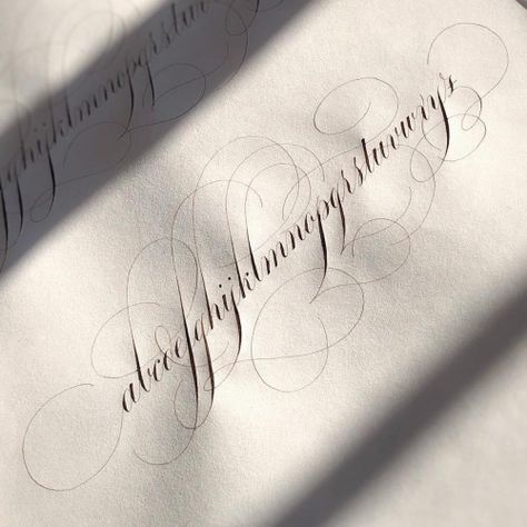 Calligraphy Beautiful, Calligraphy Writing Styles, Flourish Calligraphy, Pointed Pen Calligraphy, Calligraphy Tutorial, Copperplate Calligraphy, Hand Lettering Art, How To Write Calligraphy, Hand Lettering Alphabet