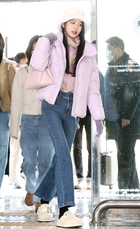 Ive Airport Fashion, Gay Pride Parade, Ive Wonyoung, Pride Parade, Airport Fashion, Lgbtq Pride, Kpop Fashion Outfits, Airport Style, Kpop Outfits