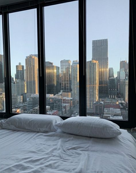 @kkadencemarie new York city apartment views interior bedroom Apartamento New York, Appartement New York, New York Bedroom, New York Penthouse, Apartment View, High Rise Apartments, New York City Apartment, Nyc Life, New York Aesthetic