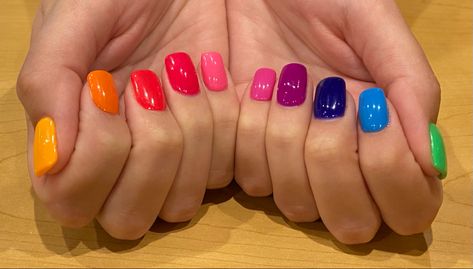 Pride Toenails Designs, Nail Polish Color Combinations, Pride Gel Nail Designs, Pride Month Nails Short, Neon Rainbow Nails Short, Easy Rainbow Nails, Pride Nails Short Simple, Pride Toenails, Pride Nails Designs Simple Short