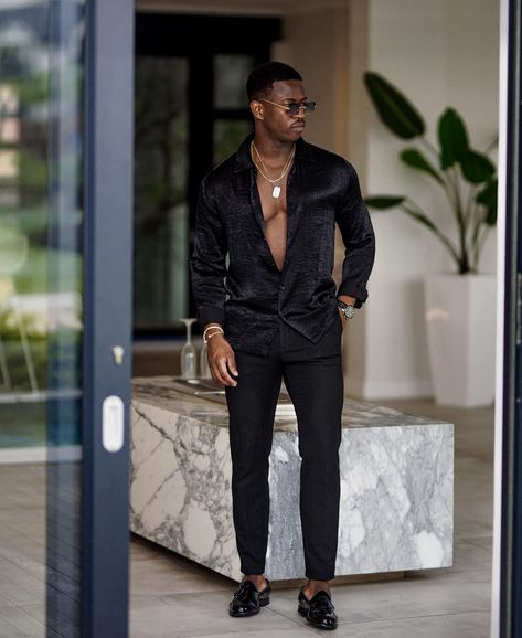 Black Man Holiday Outfit, Men Black And Gold Outfit, Black Tie Event Outfit Mens, New Years Eve Outfits For Men, Men Dinner Outfit Night Classy, Black Men Casual Style, Black And Gold Outfit, Black Outfit Men, Mens Business Casual Outfits