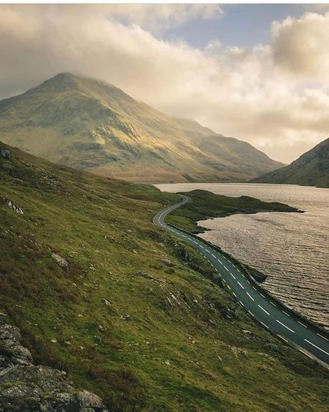 Dooloigh in Co.Mayo , Ireland - ( photo by @markuniacke) County Mayo Ireland, Backpacking Ireland, Ireland Aesthetic, Ireland Hotels, Best Of Ireland, Ireland Weather, Mayo Ireland, Mountain Roads, Ireland Road Trip