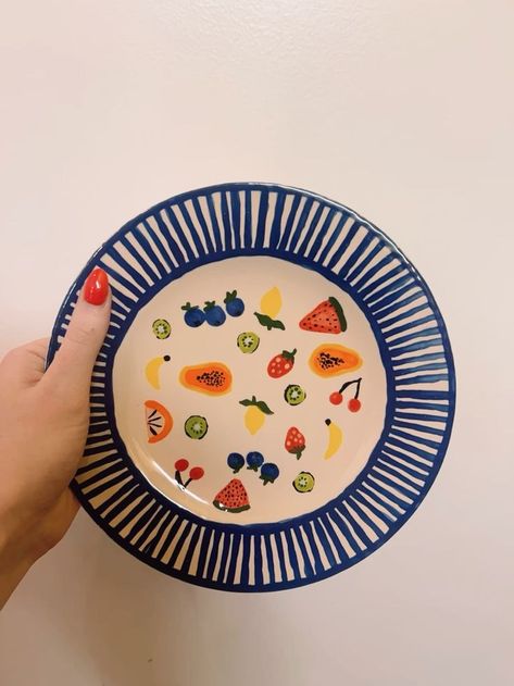 Fruit Plate Ceramic, Pottery Painting Inspo Plant Pot, Colorful Pottery Painting, Fruit Ceramic Painting, Pottery Painting Butter Dish, Pottery Ideas Plates, Paint Your Own Pottery Ideas Plates, Pottery Painting Plates, Fruit Pottery Painting