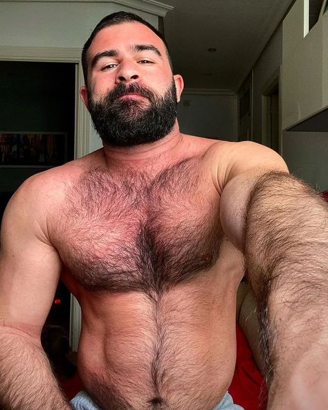 beardedhairyscruffhunks on Instagram: “Our woofy friend, @danigarrido24 🧔” Stocky Men, Dad Bodies, Bear Man, Beefy Men, Bear Men, Guy Pictures, Muscle Men, Male Body, Bearded Men