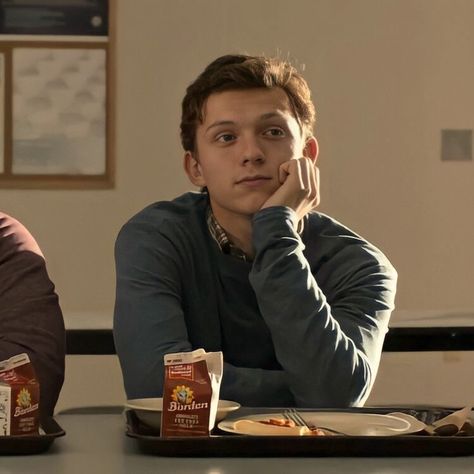 #peterparker #peter #parker #spidey #spiderman #spidermanicon #icon #marvel #mcu #marvelicon Spiderman Girl, Parker Spiderman, Tom Peters, Dr Marvel, Spider Men, Peter Parker Spiderman, Fictional Character Crush, Bug Boy, Tom Holland Peter Parker