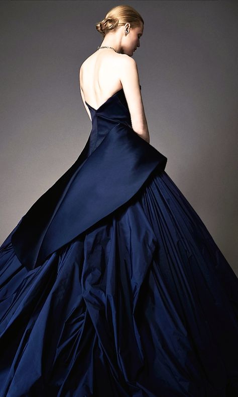 Color vestido favorito Zac Posen, Elie Saab, Looks Party, Gorgeous Gowns, Mode Style, Beautiful Gowns, Blue Wedding, Fancy Dresses, Dream Dress