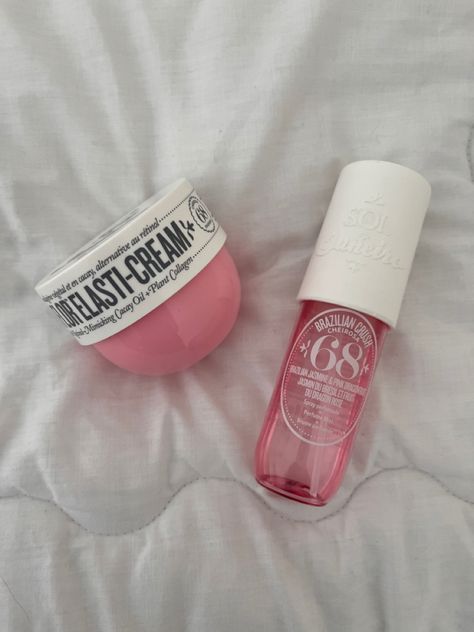 Victoria Secret Products Aesthetic, Perfume Aesthetic Victoria Secret, Princess Perfume Aesthetic, Pink Aesthetic Makeup Products, Victoria’s Secret Perfume Aesthetic, Profumo Victoria Secret, Sephora Skin Care, Cream Aesthetic, Pretty Skin Care