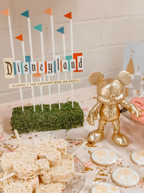 Vintage Disneyland Birthday Party — Means of Lines Disney Party Treats, Vintage Disney Party Ideas, Disneyland Birthday Decorations, Disneyland Table Centerpiece, Vintage Disney Birthday Cake, Vintage Disney Decor, Disneyland Theme Baby Shower Ideas, Vintage Disney Baby Shower Ideas, Disneyland Baby Shower Ideas