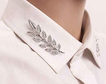 Brooch On Shirt, Shirt Collar Pins, Sweater Brooch, Collar Accessories, Collar Clips, Collar Pin, Korean Jewelry, Collar Pins, Brooch Jewelry