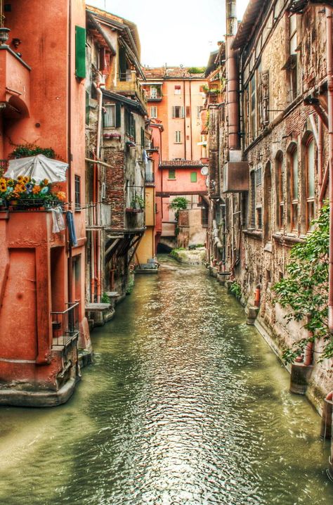 Italy Aesthetic Wallpaper, Rimini Italy, Florence Travel, Italy Honeymoon, Sorrento Italy, Cinque Terre Italy, Positano Italy, Bologna Italy, Verona Italy