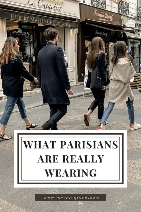 Everyday Parisian Street Style With 25 Outfits |La Vie On Grand Parisian Street Style, Style Parisian Chic, French Outfits, French Chic Fashion, Parisian Outfits, October Outfits, Parisienne Style, Parisian Street, French Wardrobe