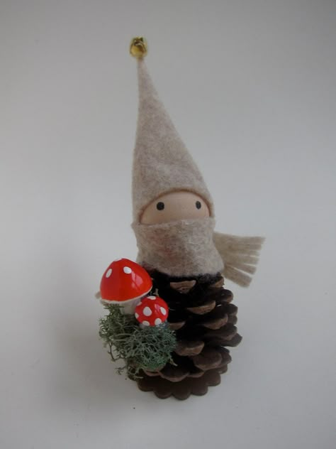 pinecone doll with toadstool Forest Gnome, Felted Acorns, Doll Ornaments, Christmas Pine Cones, Acorn Crafts, Cones Crafts, Elf Ornaments, Pine Cone Crafts, Youth Group