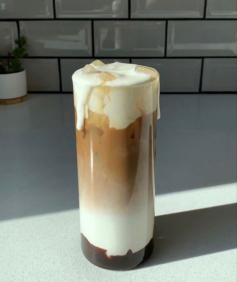 Iced Mocha Aesthetic, Mocha Coffee Aesthetic, Mocha Aesthetic, Homemade Iced Coffee Recipe, Cheese Foam, Coffee Frother, Ice Latte, Iced Lattes, Cafe Mocha